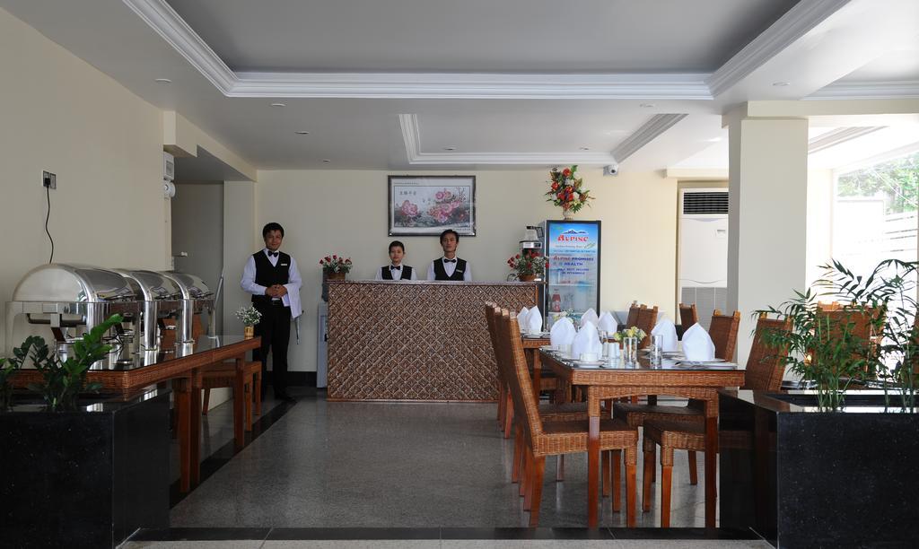 Hotel Wardan Yangon Exterior photo